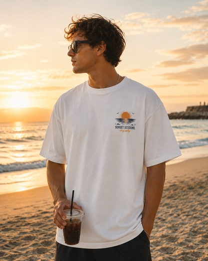 SUNSET SESSIONS BASKILI BEYAZ OVERSIZE TİŞÖRT