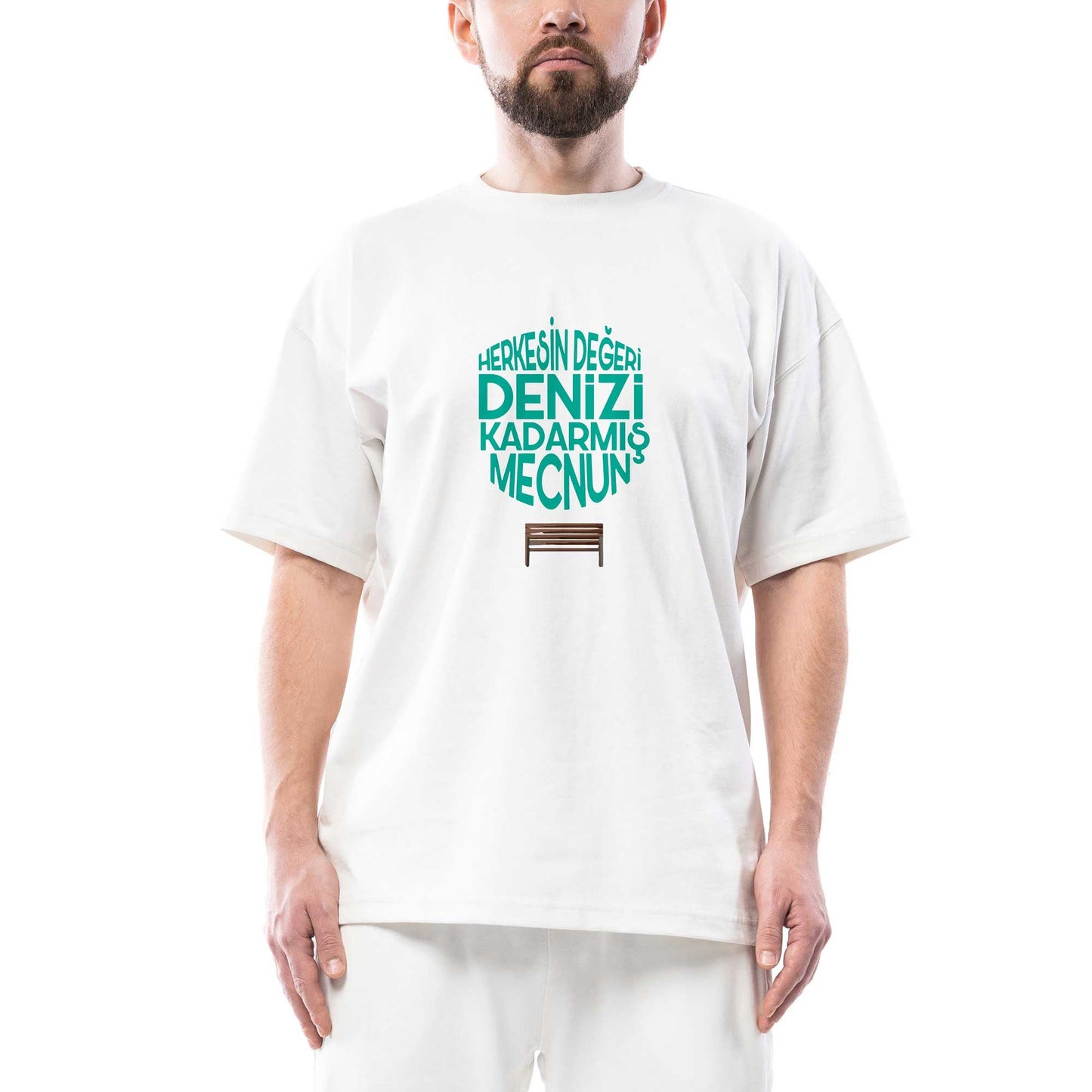 Herkesin Değeri Denizi Kadarmış Mecnun Oversize Beyaz Tişört