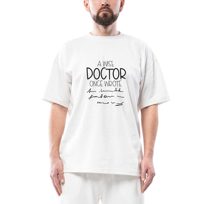 Doktor Yazısı Oversize Beyaz Tişört