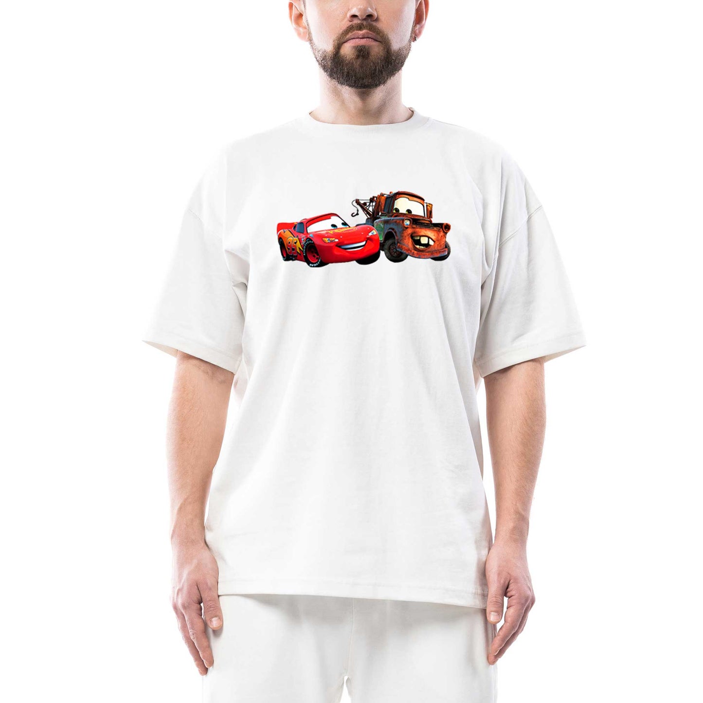 Şimşek McQueen ve Tow Mater Arabalar Oversize Beyaz Tişört